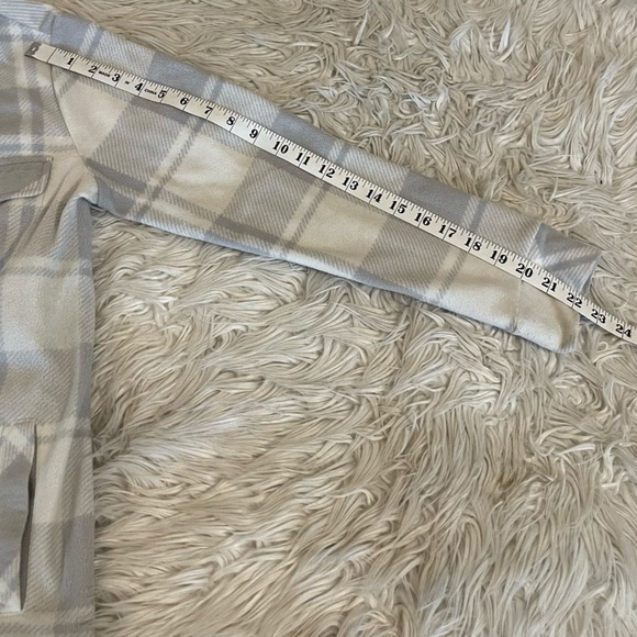 Fleece | Plaid | Shacket | Gray & Cream - Picture 11 of 14
